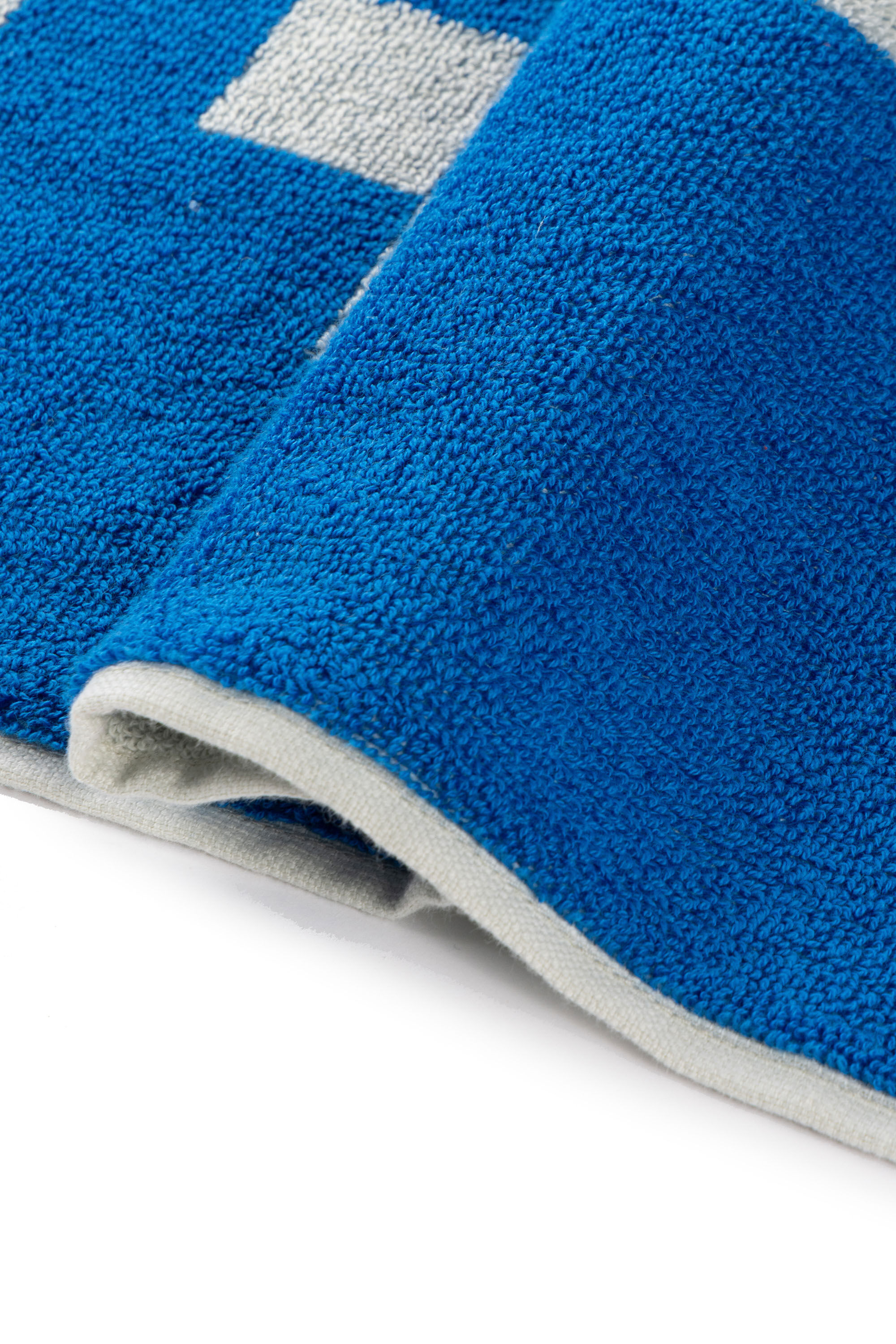 Diesel - 1018134  PIXEL TOYS 1 GREY/BLUE TOWEL, Unisex's Terry towel 100x180 cm in Blue - 5