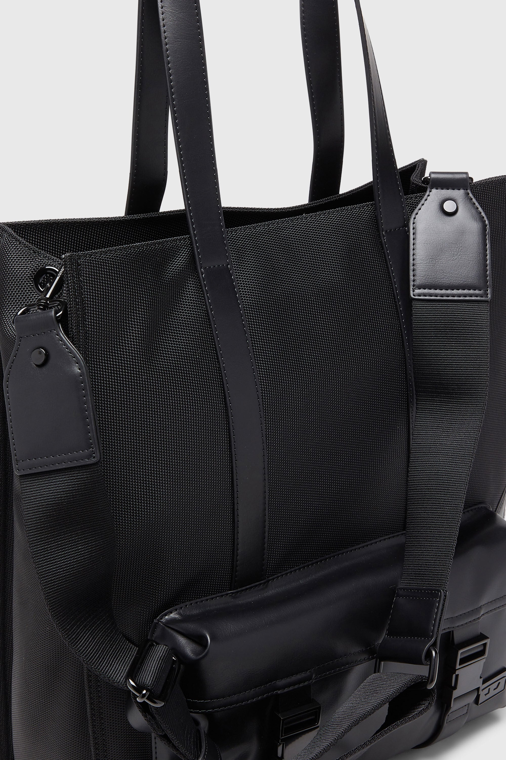 Diesel - MULTI-PKTS TOTE X, Unisex's Multi-Pkts - Shopping bag with flap pocket and zip in Black - 5