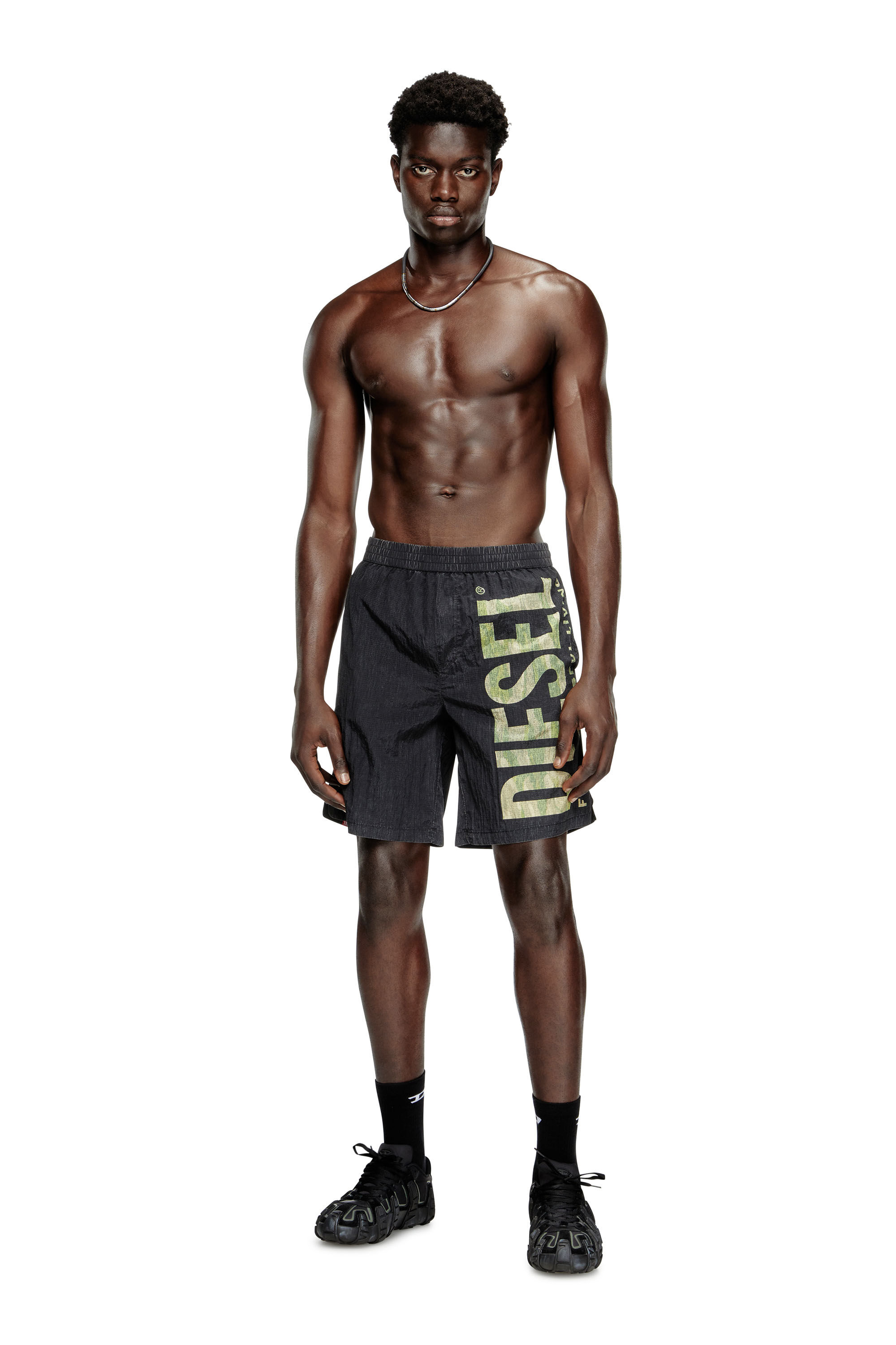 Diesel - POWEL-47.5-UTLT, Man's Board shorts in camo ripstop in Black/Green - 2