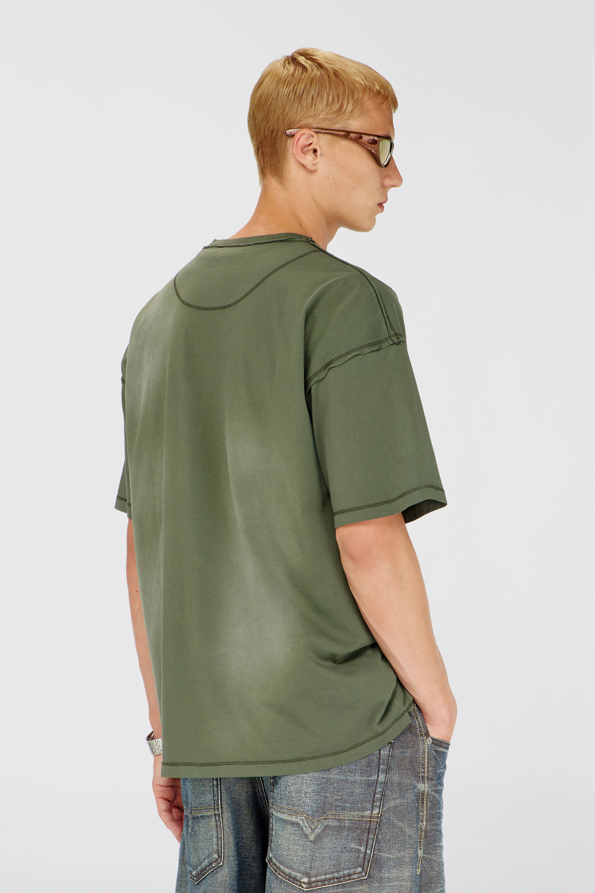 Diesel - T-POCK, Man's Faded T-shirt with ripped pocket detail in Military Green - 4