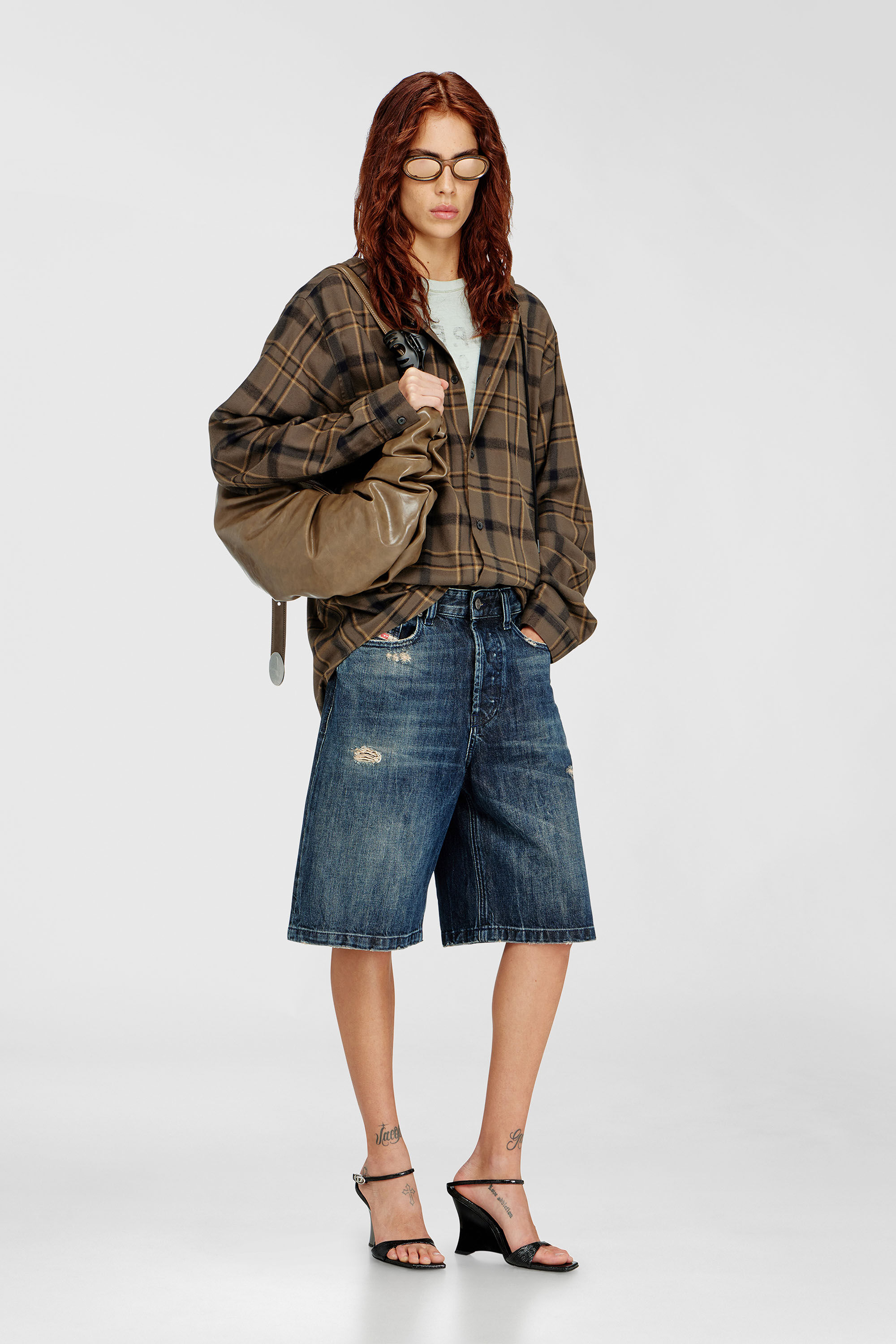 Diesel - GRAB-D HOBO L, Woman's Grab-D-Large scrunched hobo bag in Beige - 1