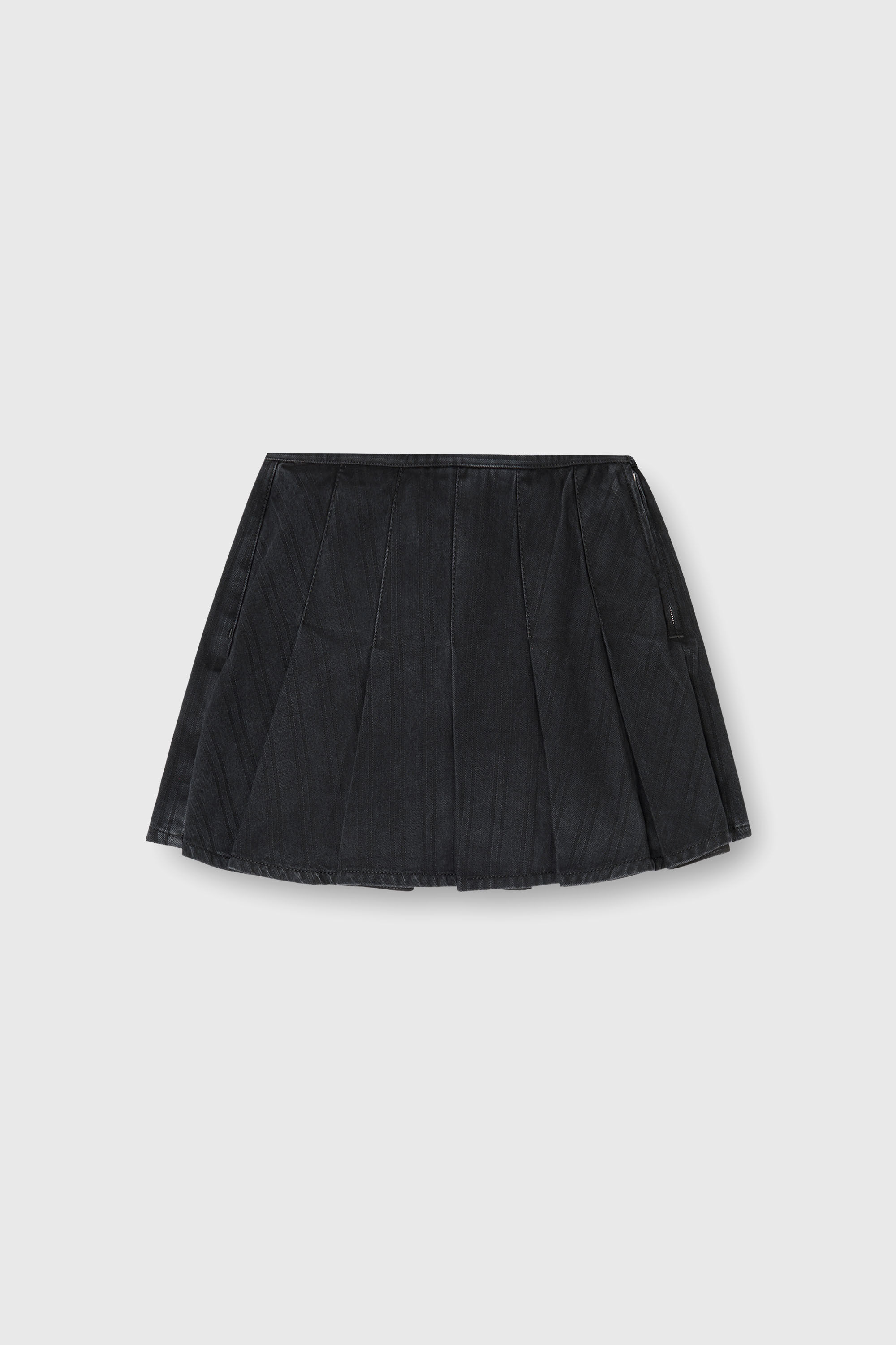 Diesel - DE-SHERO, Woman's Pleated skort in pinstriped denim in Black - 2