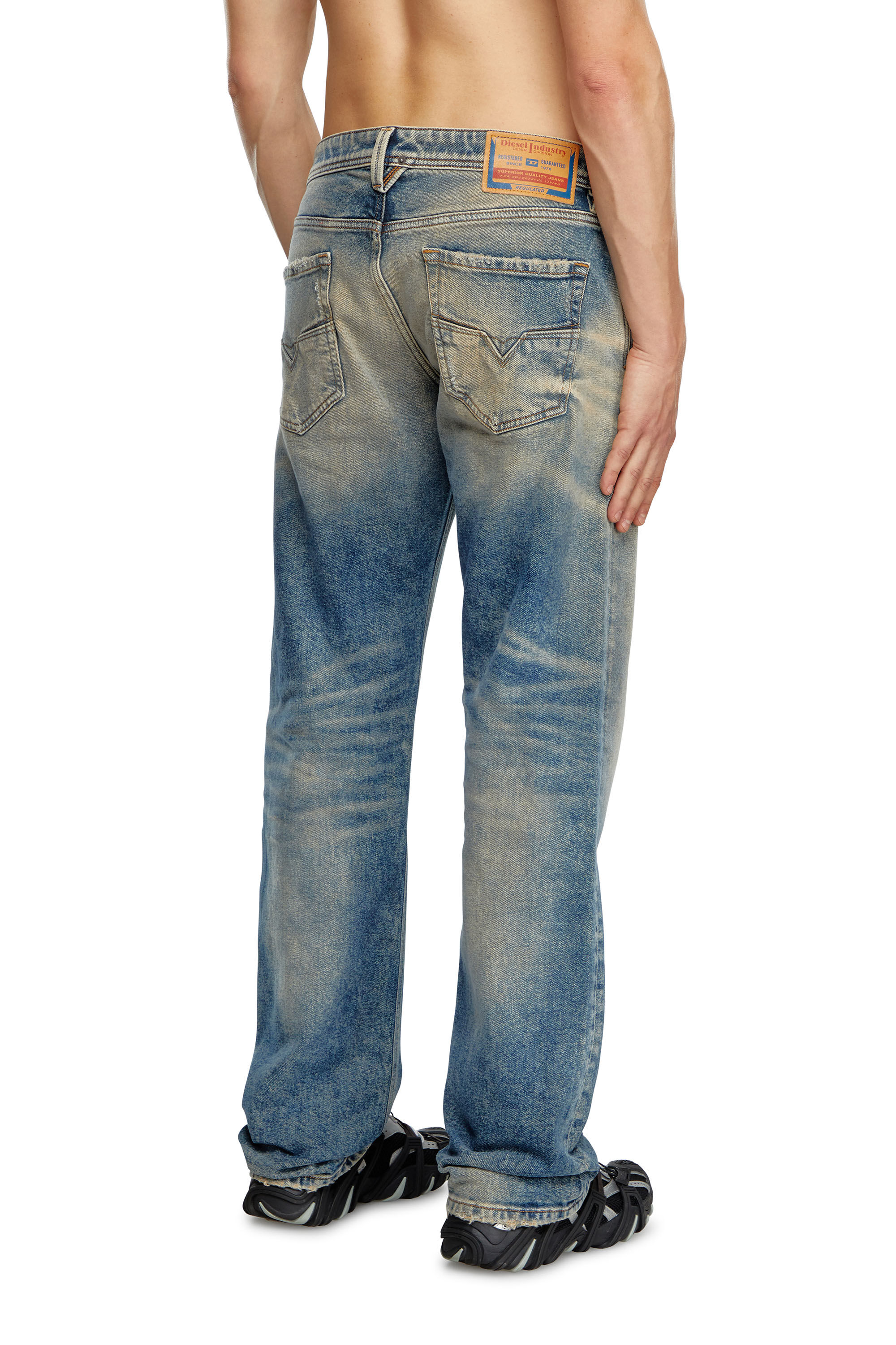 Men's Regular Jeans | Medium blue | Diesel 1985 Larkee Men's Regular Jeans | Medium blue | Diesel 1985 Larkee