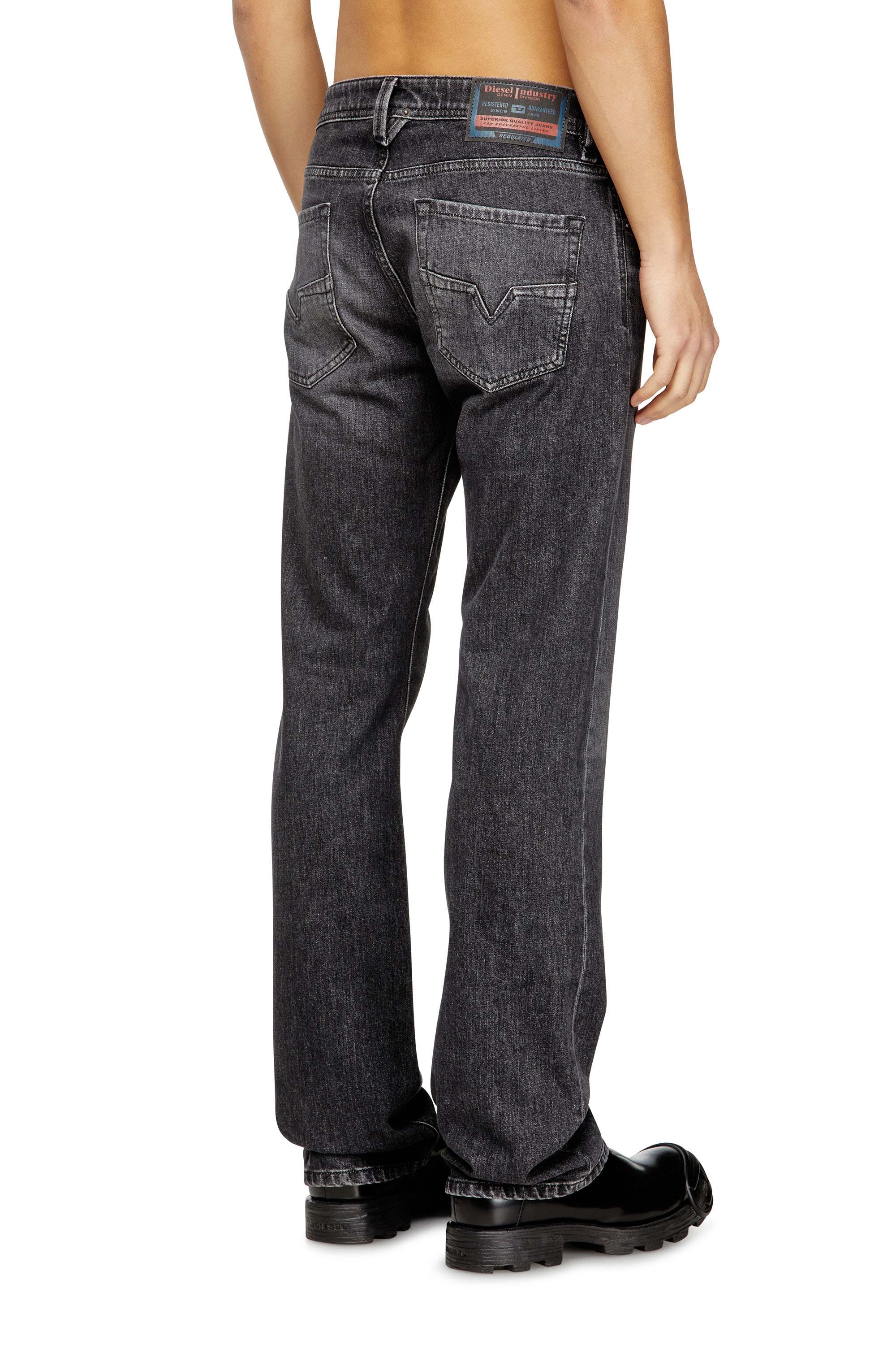 Diesel - Man's Regular Jeans 1985 Larkee 09N49, Grey - 4