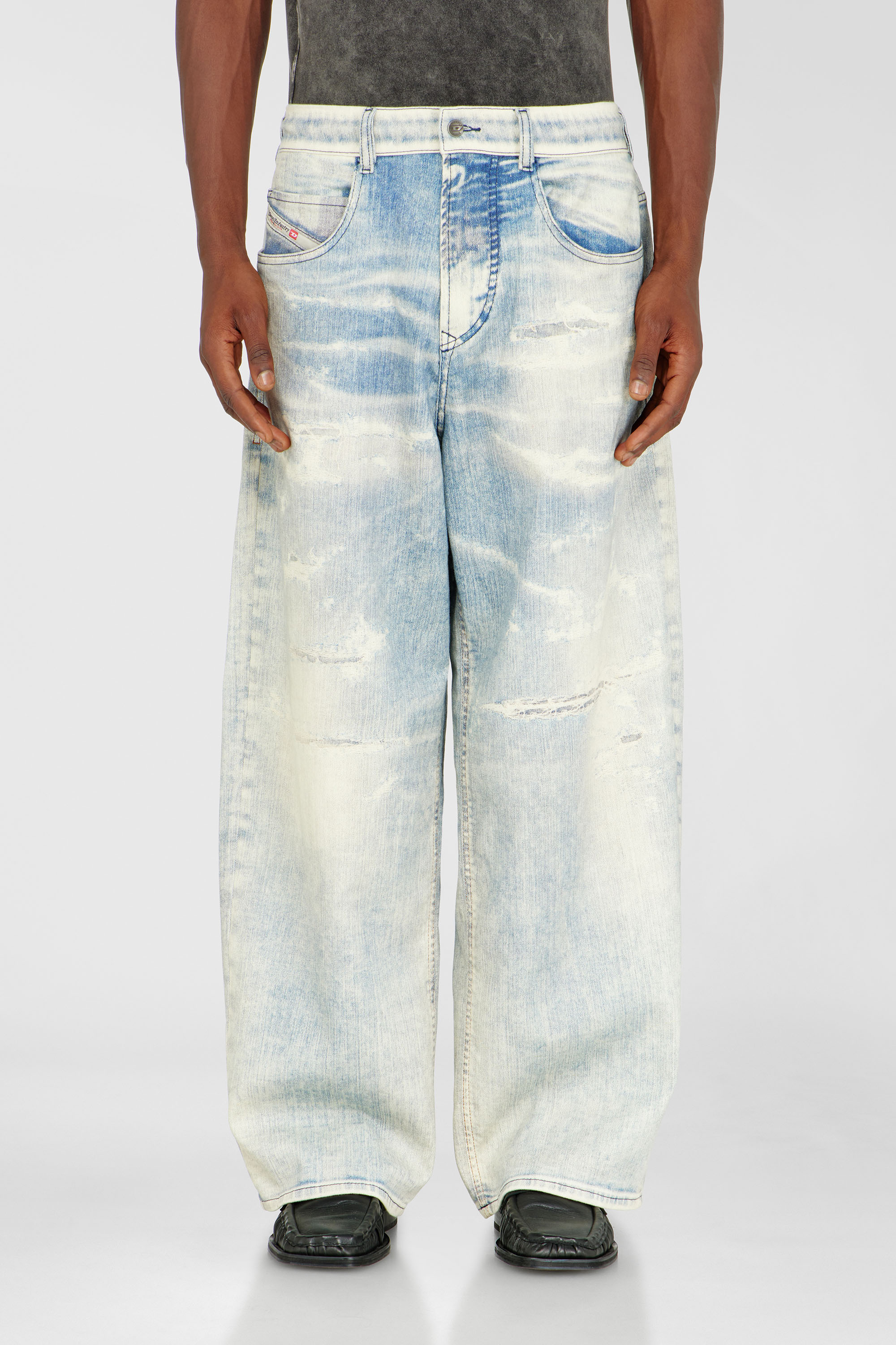 Diesel - Unisex's Relaxed 2097 D-Enim-M Joggjeans&reg; 068XM, Light Blue - 2