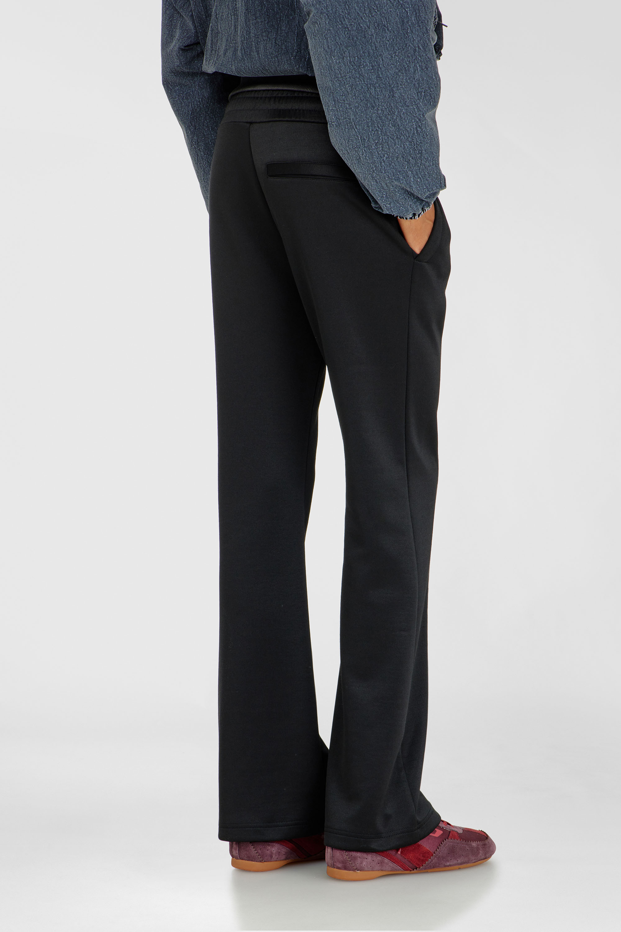 Diesel - P-LOCKINGIN-OD, Woman's Track pants with contrast piping in Black/White - 4