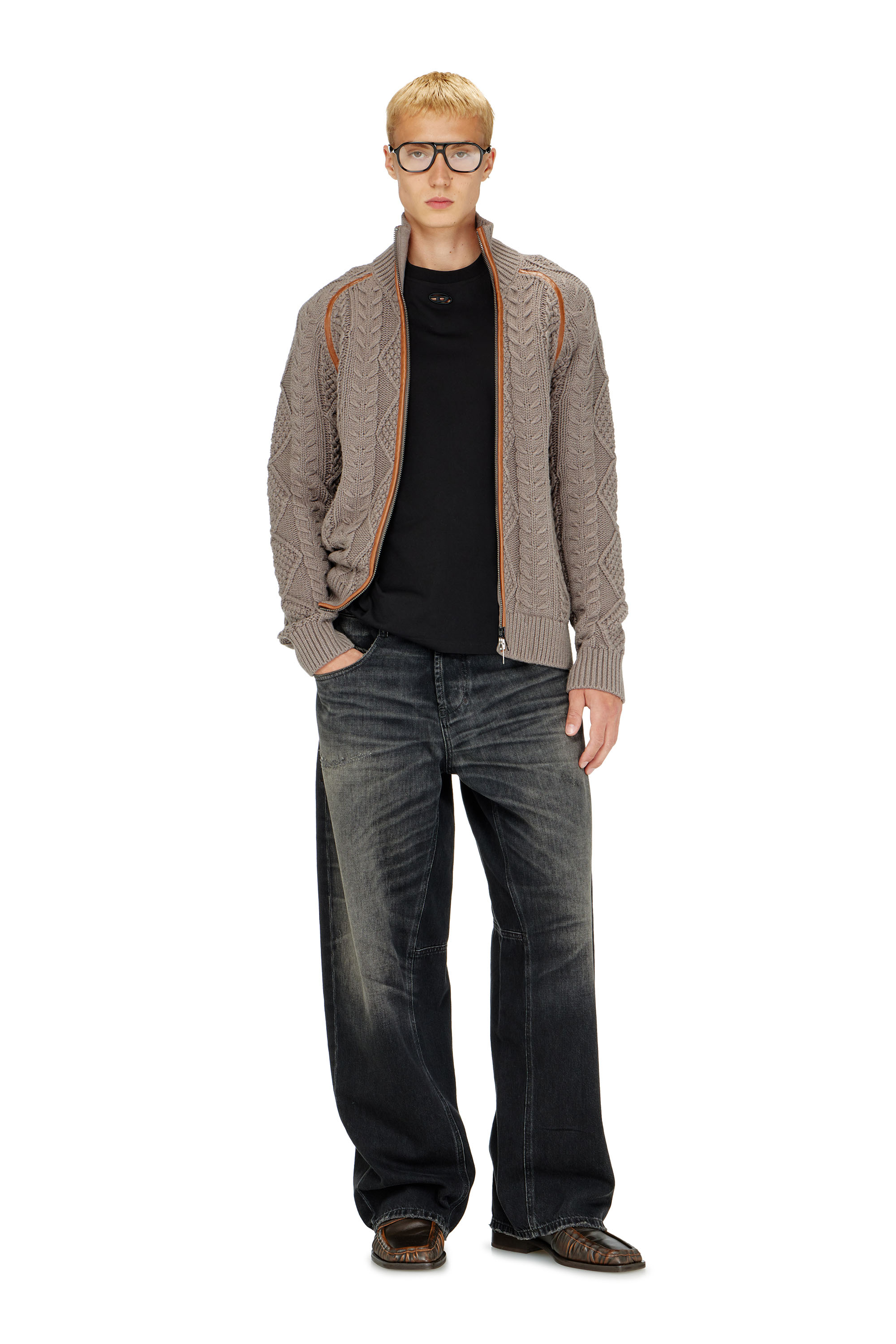 Diesel - T-BOXT-DCO, Man's Relaxed cotton T-shirt with Oval D embroidery in Black - 2