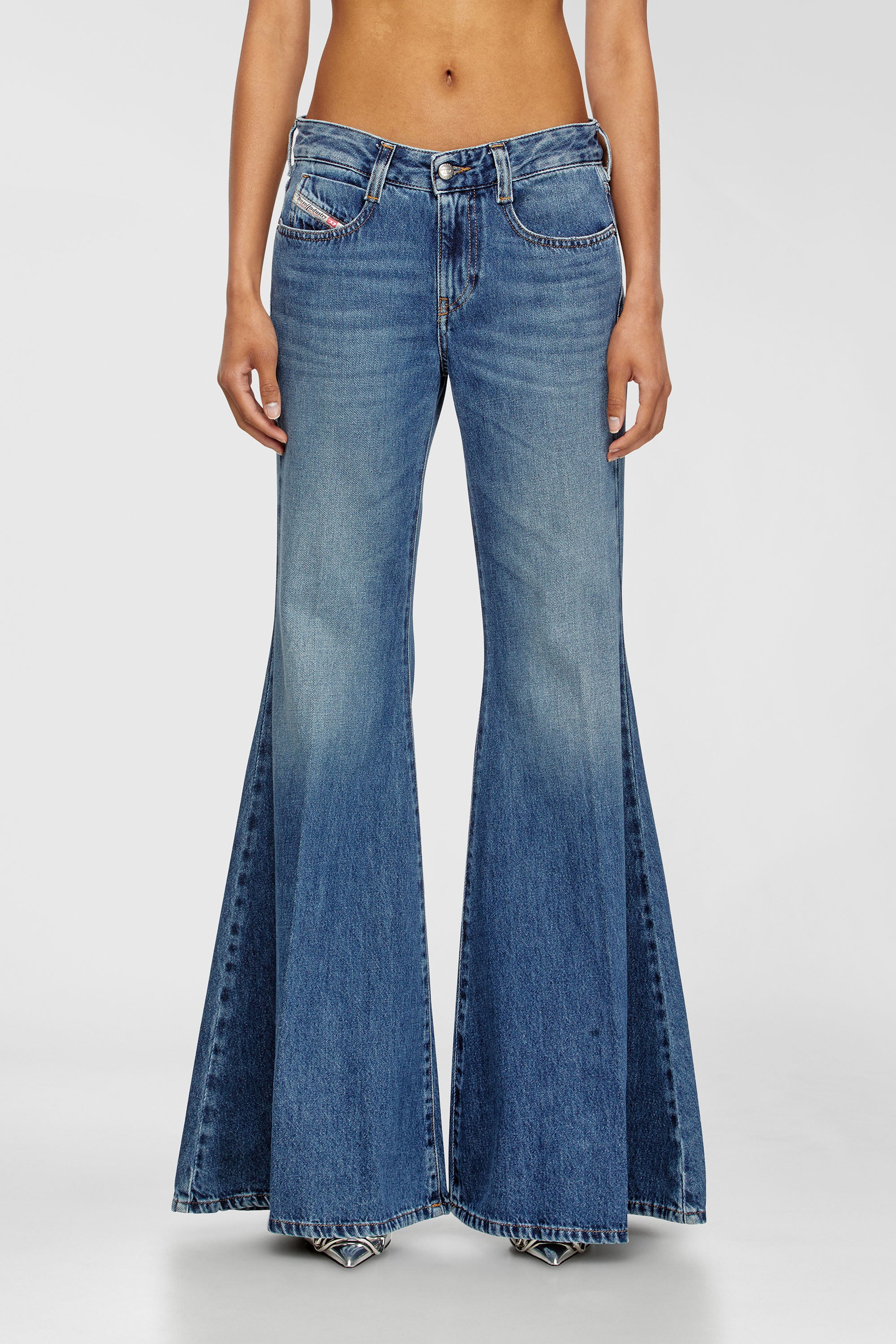 Diesel - Woman's Flare Jeans 1970 D-Bleess 09M56, Medium blue - 1