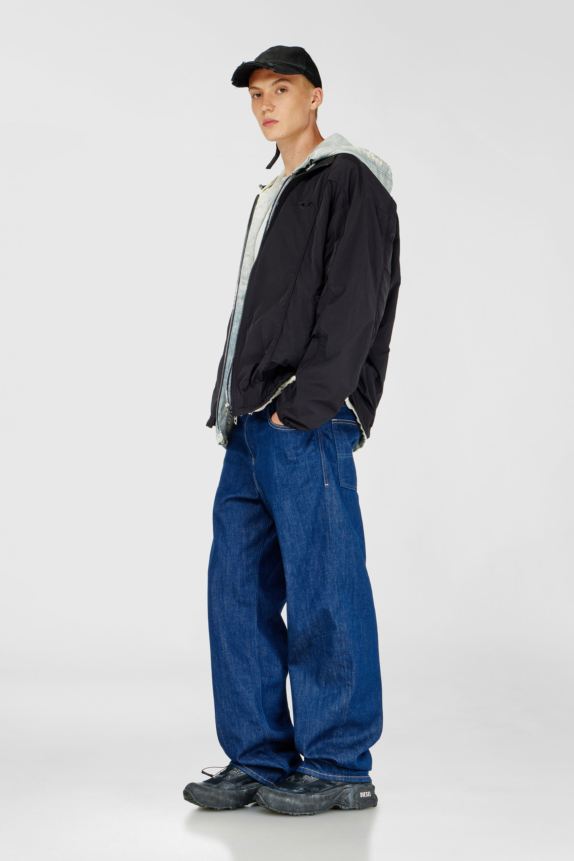 Crinkled-nylon jacket with piping